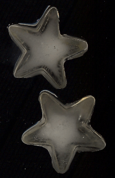 Ледяные звездочки, которые получаются из специальных форм для льдя, купленных Литой на Инквизиторской Единой Ярмарке